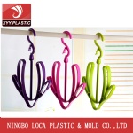 PLASTIC HANGER