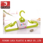 PLASTIC  CLOTH HANGER