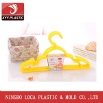 PLASTIC  CLOTH HANGER