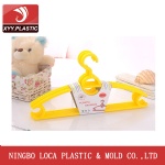 PLASTIC  CLOTH HANGER