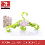 PLASTIC  CLOTH HANGER