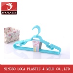 PLASTIC  CLOTH HANGER